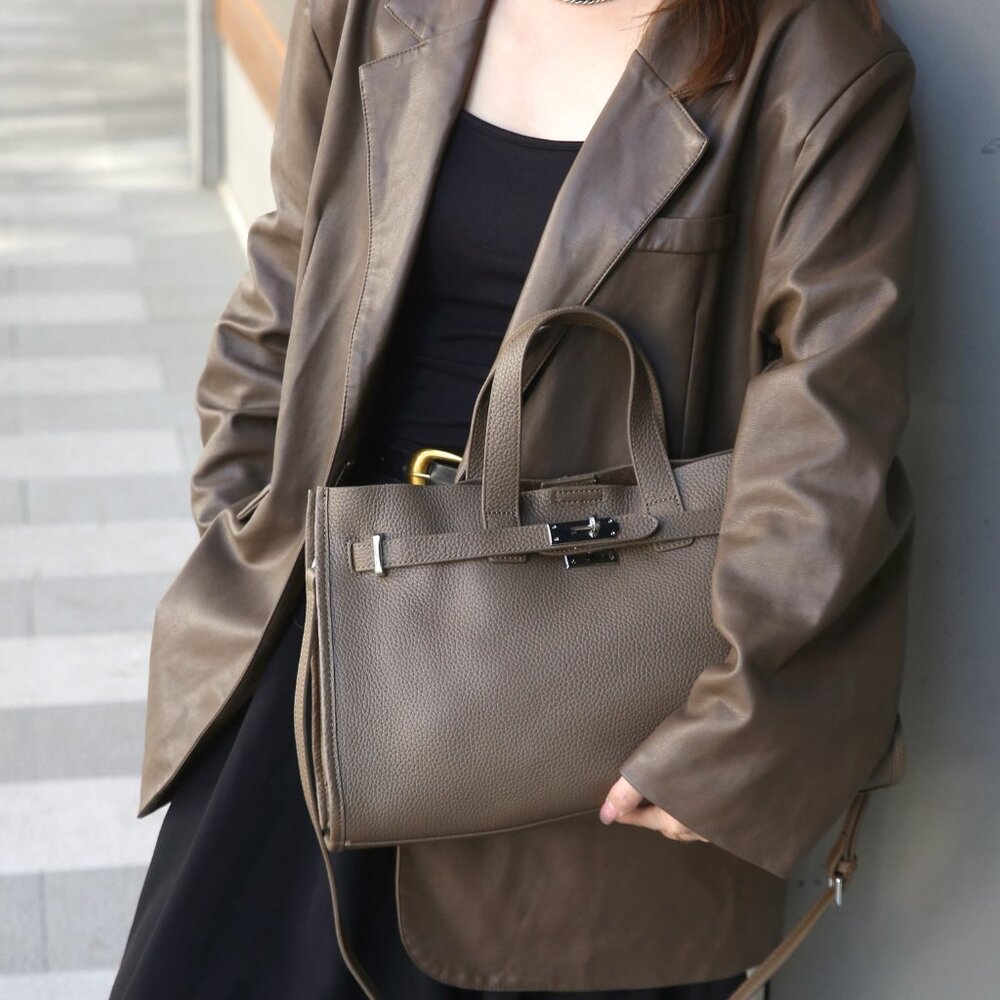 Urban Luxe — Genuine Leather Power Tote. Women’s shoulder bag - Picture 2 of 16
